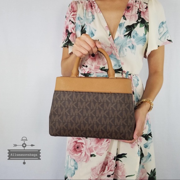 Michael Kors Mk Xs Hailee Brown Satchel crossbody - Picture 3 of 8